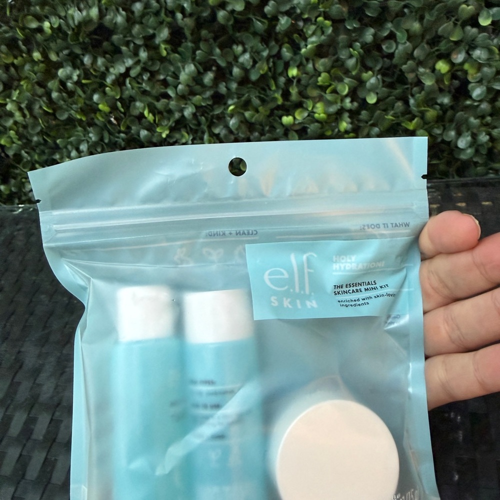 e.l.f. Skin Holy Hydration! Essentials Mini Kit – NEW